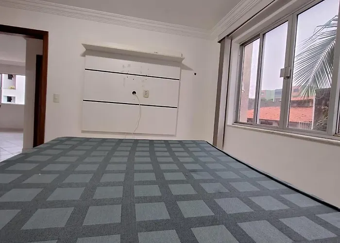 Apartamento Em Armacao Espacoso E Com Localizacao Excelente!